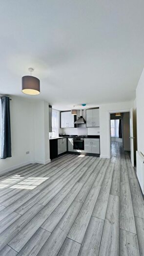 2 Bedroom Flat To Rent In Eastwood Road, Ilford, IG3