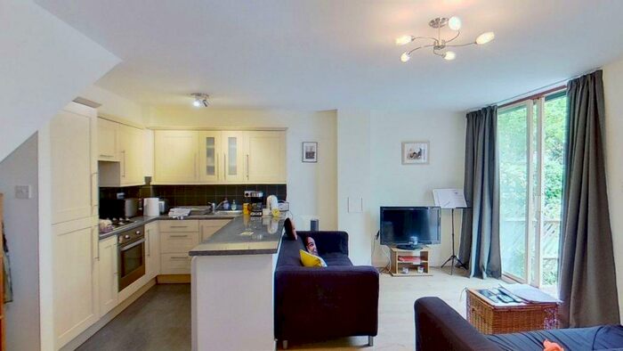 2 Bedroom Apartment To Rent In Asher Way, London, E1W
