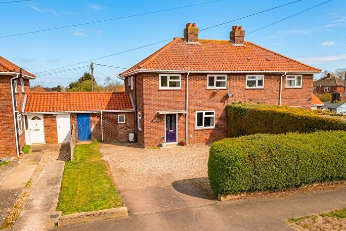 3 Bedroom Semi Detached House For Sale In Green Lane, Wymondham, NR18