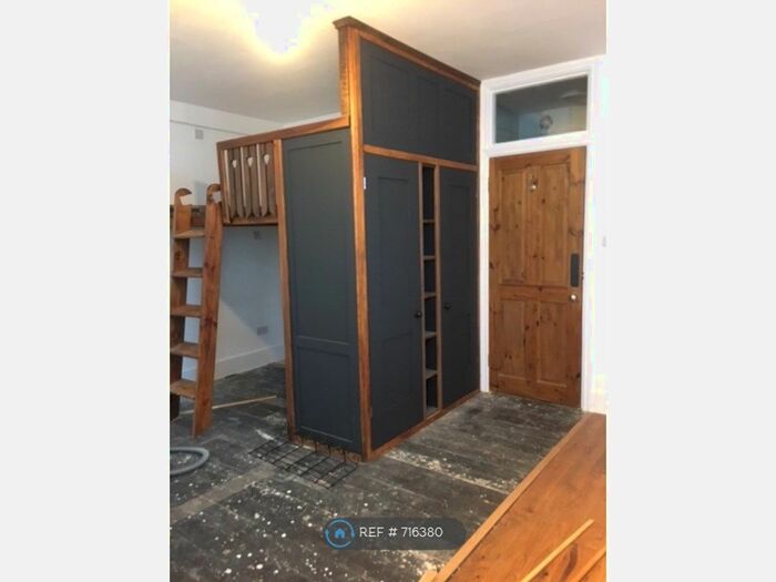 Studio To Rent In Beaconsfield Villas, Brighton, BN1