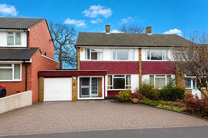 3 Bedroom Semi-Detached House For Sale In Tiverton Road, Potters Bar, EN6