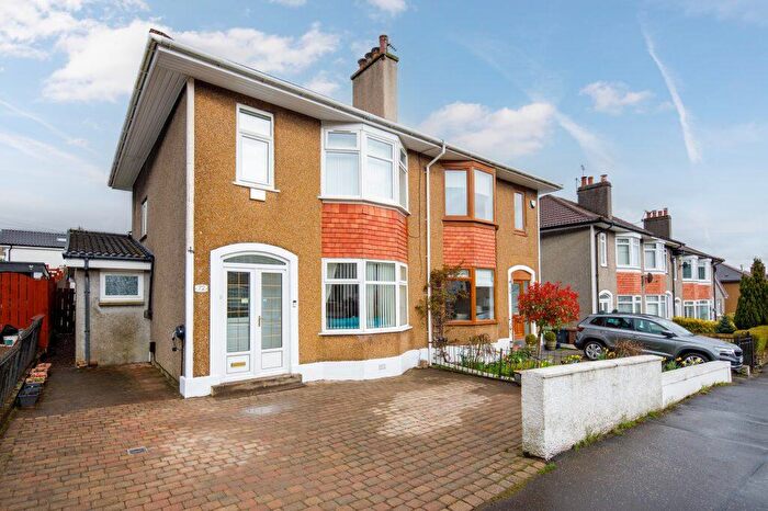 3 Bedroom Semi-detached Villa For Sale In Greenwood Road, Clarkston, G76