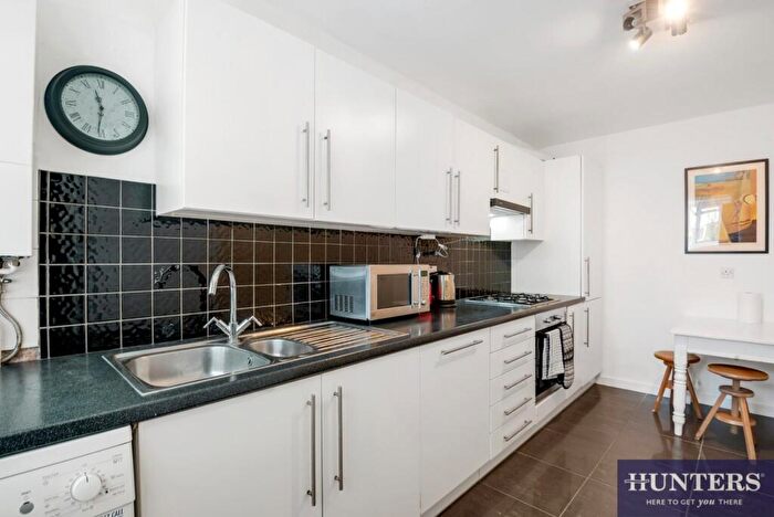 2 Bedroom Flat For Sale In Christchurch Avenue, London, NW6