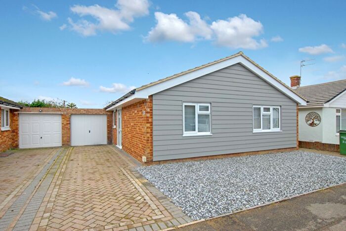 3 Bedroom Bungalow For Sale In Brockman Crescent, Dymchurch, TN29