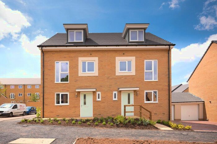 3 Bedroom Semi-Detached House To Rent In Acorn Drive, Lyde Green, Bristol, BS16