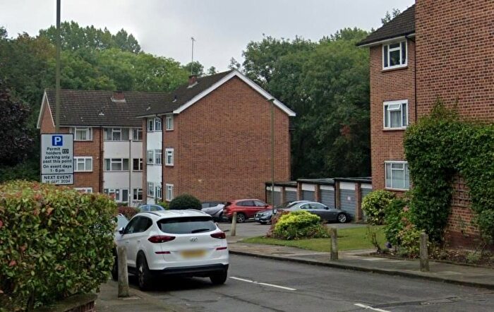 2 Bedroom Flat To Rent In Freeland Park, Holders Hill Road, London, NW4