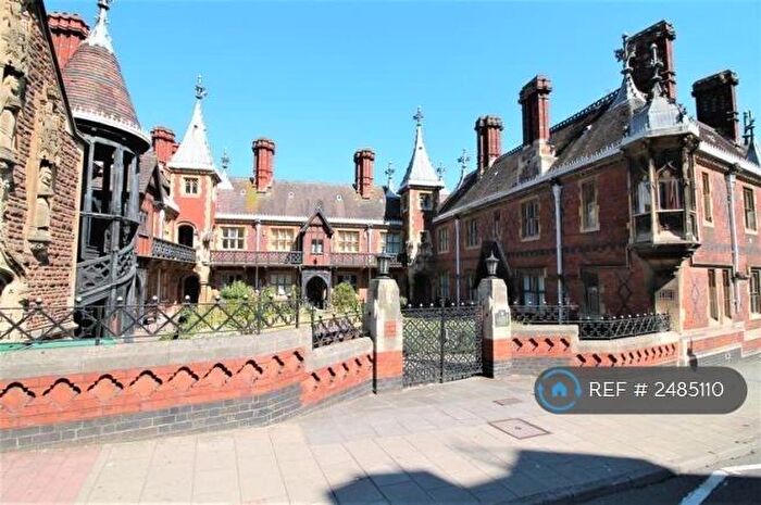 2 Bedroom Flat To Rent In The Three Kings Court, Bristol, BS1