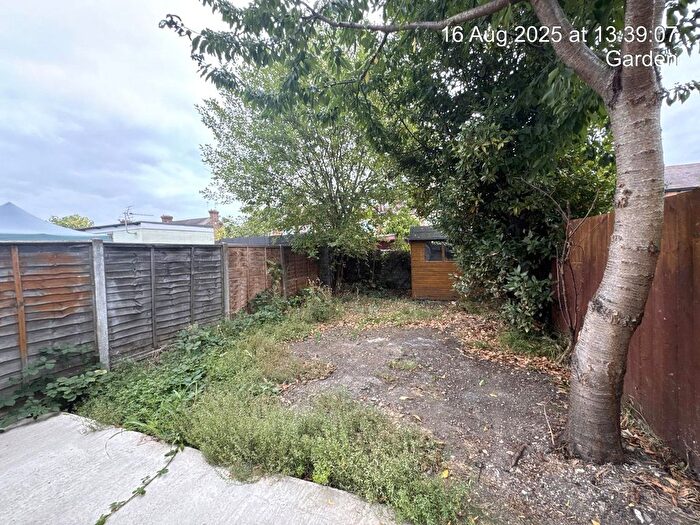 3 Bedroom Semi-Detached House To Rent In Raynton Road, Enfield, Middlesex, EN3