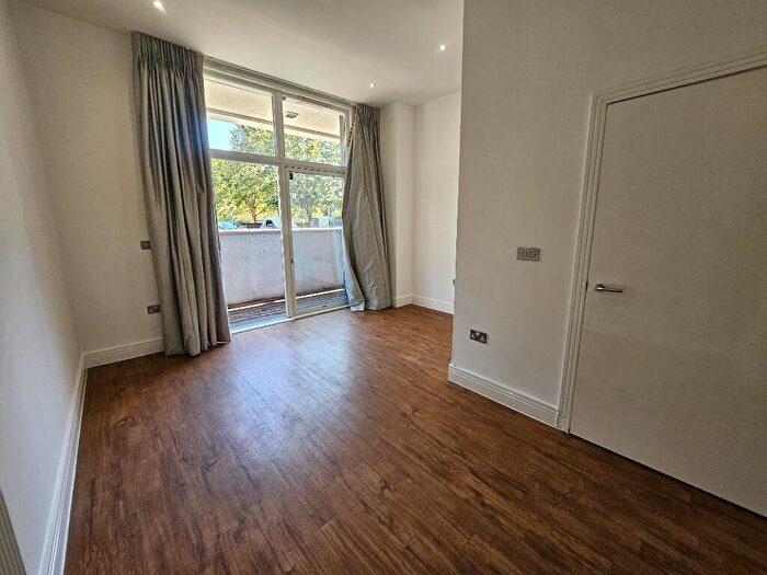 1 Bedroom Apartment To Rent In Gunmakers Lane, London, E3