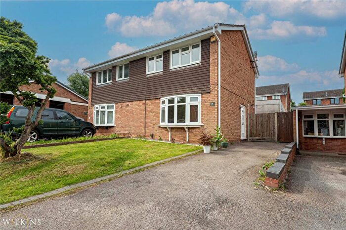 3 Bedroom Semi-Detached House For Sale In Scammerton, Wilnecote, Tamworth, Staffordshire, B77