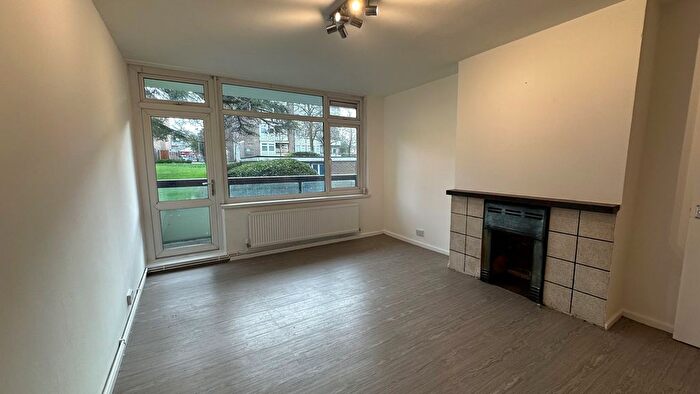 Studio To Rent In Pringle Gardens, London, SW16