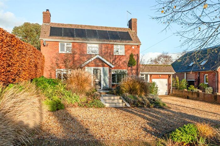 4 Bedroom Detached House For Sale In Torton Hill Road, Arundel, BN18