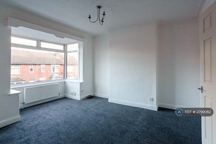 3 Bedroom Terraced House To Rent In Aston Place, Leeds, LS13