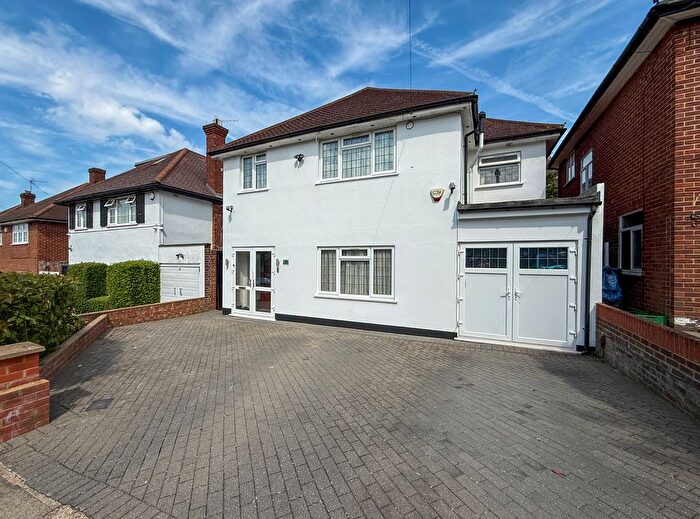 4 Bedroom Detached House For Sale In Bengeworth Road, Harrow, HA1