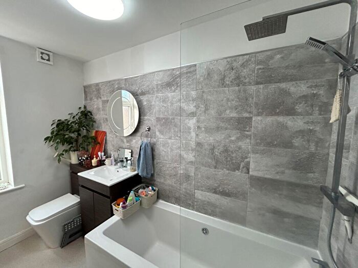 2 Bedroom End Of Terrace House To Rent In Dane Road, Sale, M33