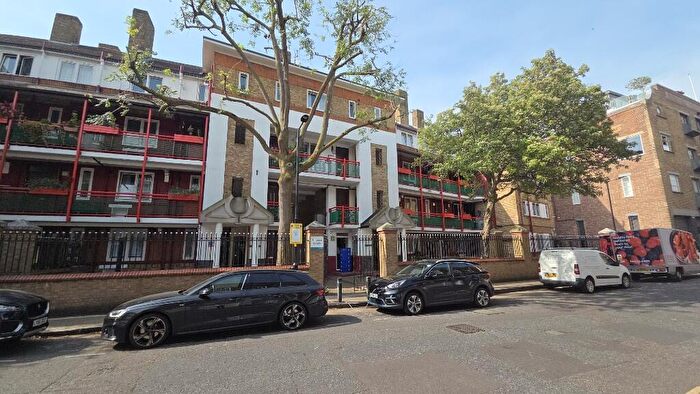 2 Bedroom Flat To Rent In Millpond Estate, West Lane, London, SE16