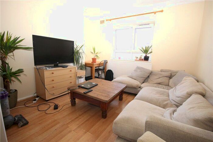 3 Bedroom Flat To Rent In Fulham Road, London, SW6