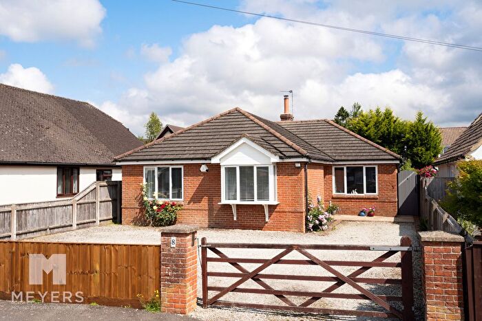 3 Bedroom Detached Bungalow For Sale In Fairlie, Ringwood, BH24