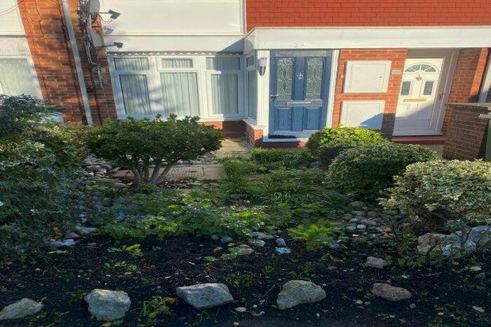 1 Bedroom Maisonette To Rent In Upper Abbotts Hill, Aylesbury, HP19