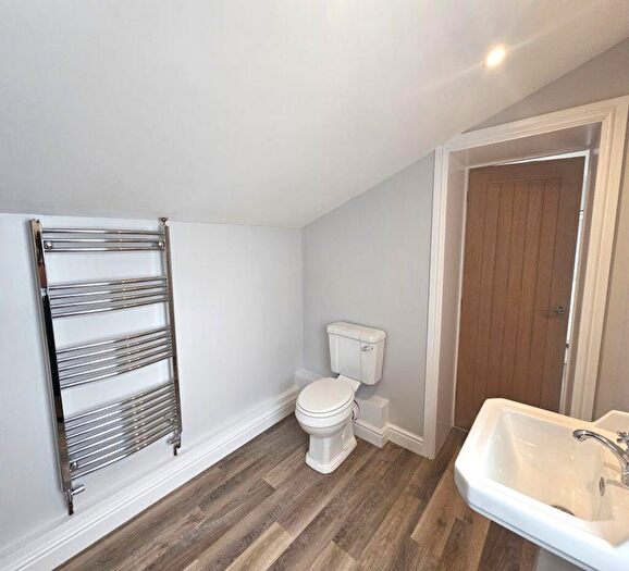 2 Bedroom Cottage To Rent In Water Street Deal, CT14