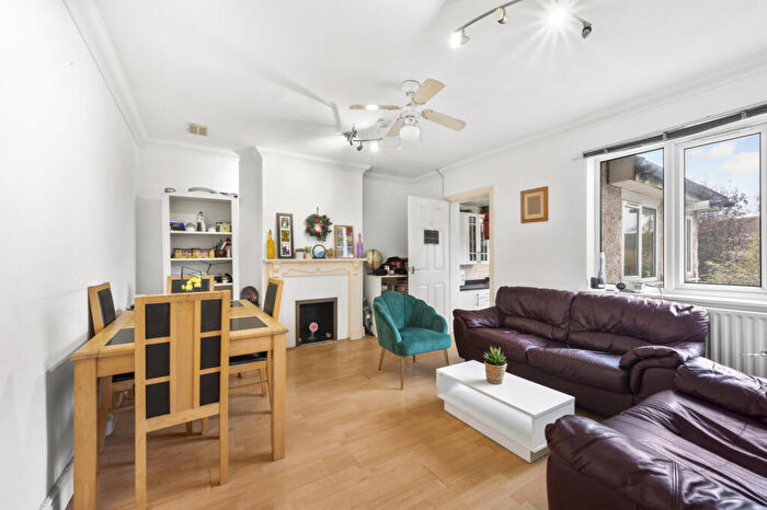 2 Bedroom Apartment To Rent In Hook Rise South, Surbiton, KT6