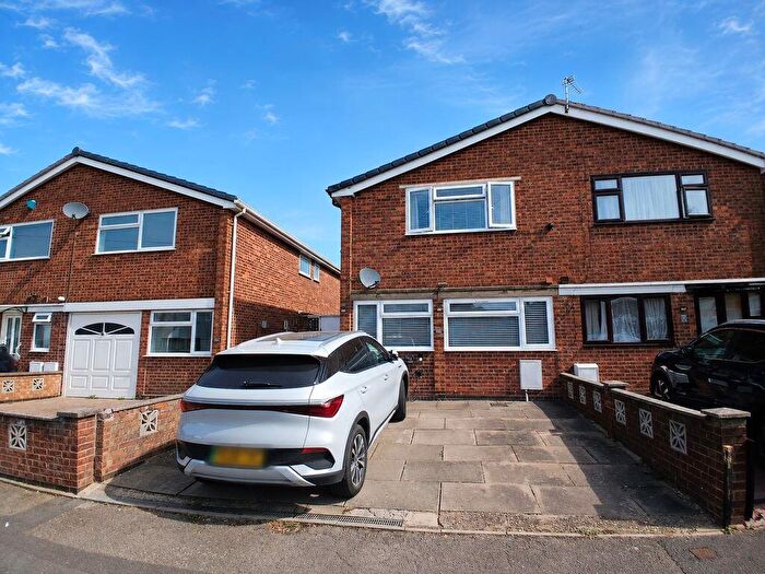 3 Bedroom Semi-Detached House For Sale In Stancliff Road, Thurmaston, LE4