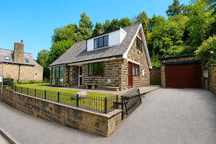 3 Bedroom Detached House For Sale In Knowlwood Road, Todmorden, OL14