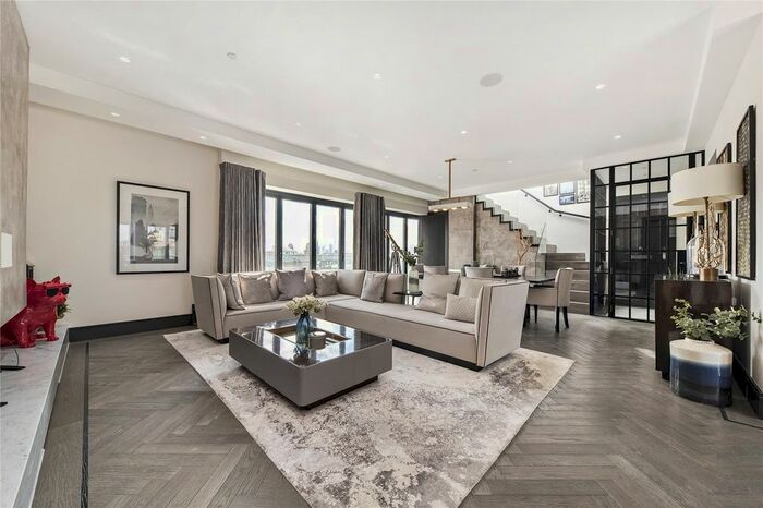 2 Bedroom Flat To Rent In Central Tower, Vauxhall Bridge Road, Westminster, London, SW1V