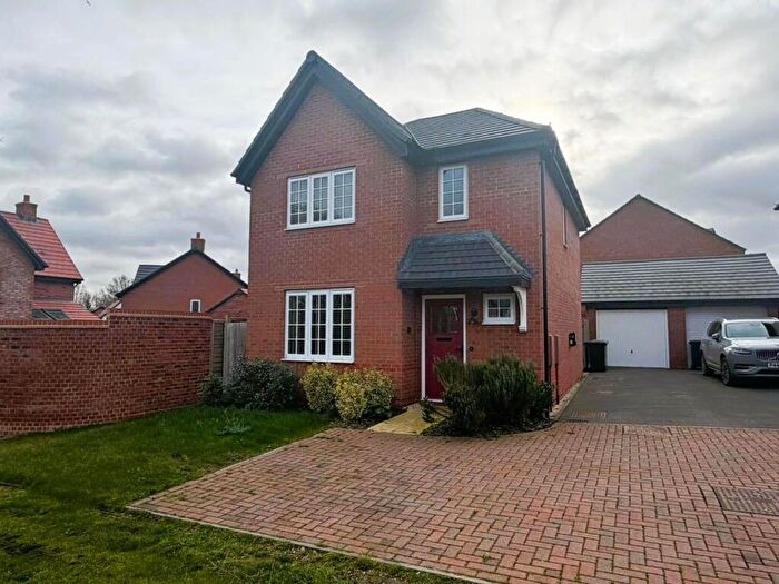 3 Bedroom Detached House To Rent In Foxglove Piece, Watlington, OX49