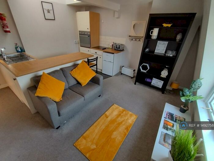 1 Bedroom Flat To Rent In The Mall, Bristol, BS8
