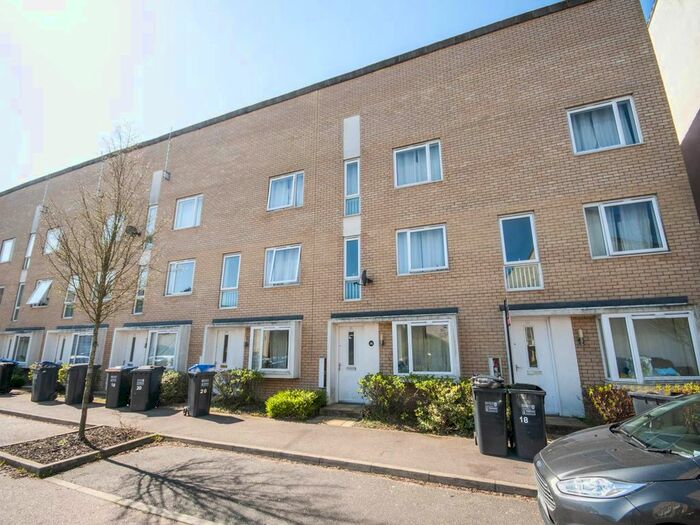 5 Bedroom Property To Rent In Aviation Avenue, Hatfield, Hertfordshire, AL10