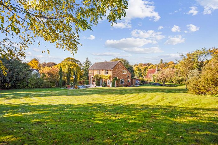 4 Bedroom Detached House For Sale In Garden Close, Leatherhead, KT22