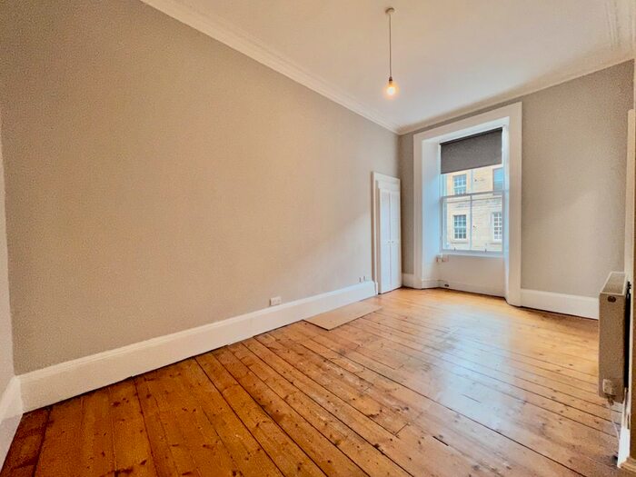 1 Bedroom Flat To Rent In Bread Street, Tollcross, Edinburgh, EH3