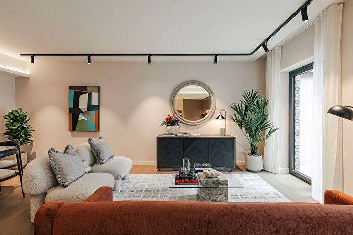 1 Bedroom Flat For Sale In Chapter House, Covent Garden, WC2B