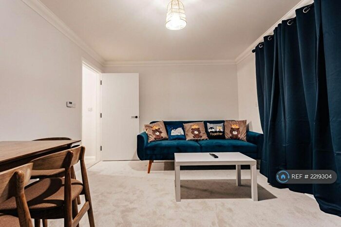 2 Bedroom Flat To Rent In Cambridge Road, Bournemouth, BH2