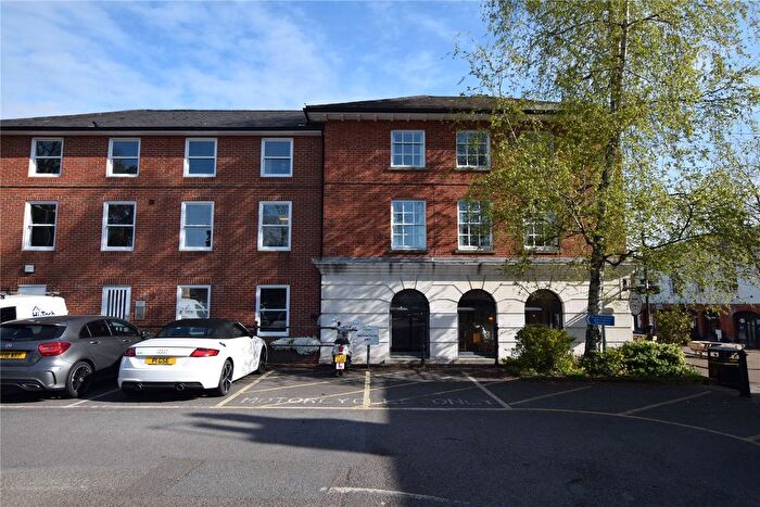 2 Bedroom Flat To Rent In Lady Place Court, Alton, Hants, GU34