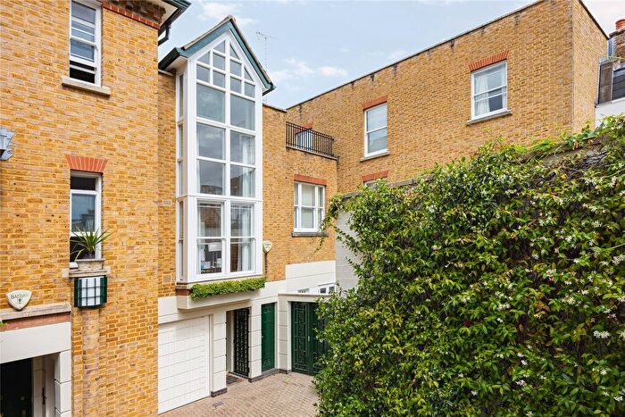 1 Bedroom Terraced House For Sale In Charles Ii Place, London, SW3