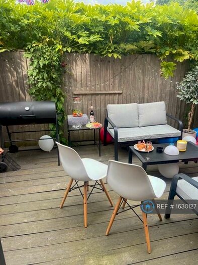 2 Bedroom Flat To Rent In Hazelbourne Road, London, SW12