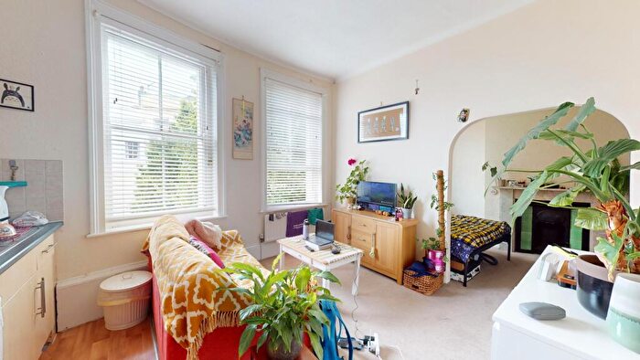 1 Bedroom Flat To Rent In York Road, Hove, BN3