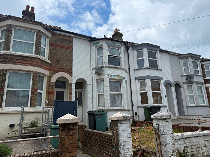 2 Bedroom Terraced House For Sale In Pelham Road, Cowes, Isle Of Wight, PO31