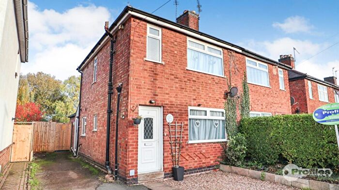 3 Bedroom Semi-Detached House For Sale In John Nichols Street, Hinckley, LE10