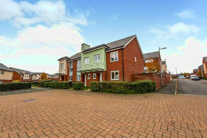 3 Bedroom House To Rent In Darwin Rise, Northfleet, Gravesend, Kent, DA11