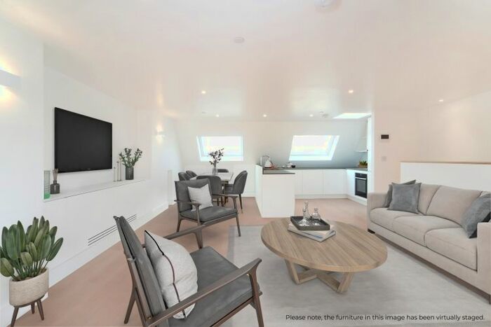 4 Bedroom Maisonette To Rent In Henniker Mews, London, SW3