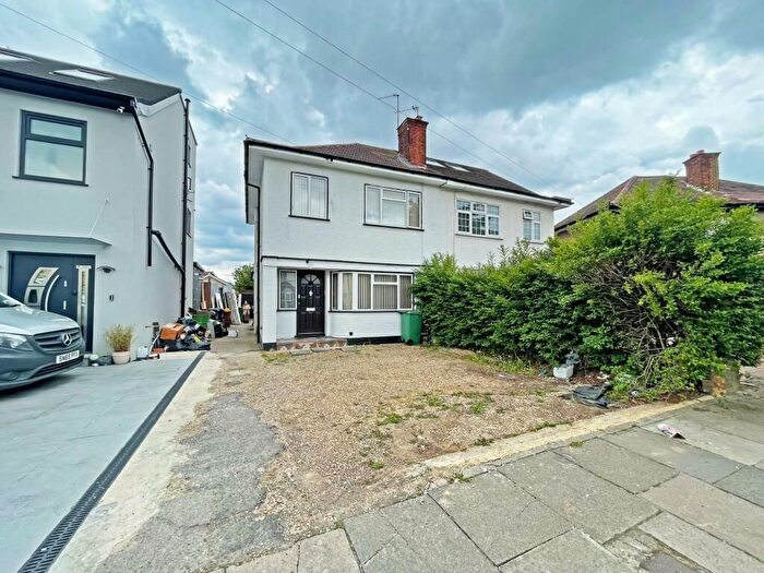 3 Bedroom Semi Detached House For Sale In Kingshill Avenue, Northolt, UB5