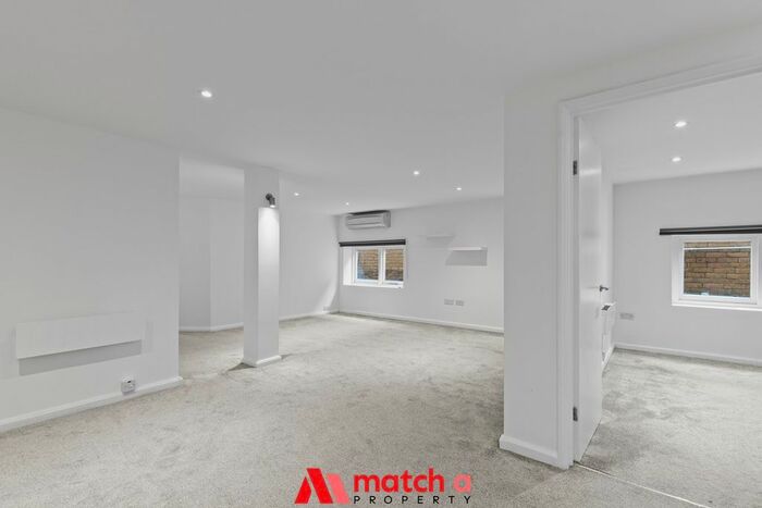 2 Bedroom Flat To Rent In Singapore Road, London, W13