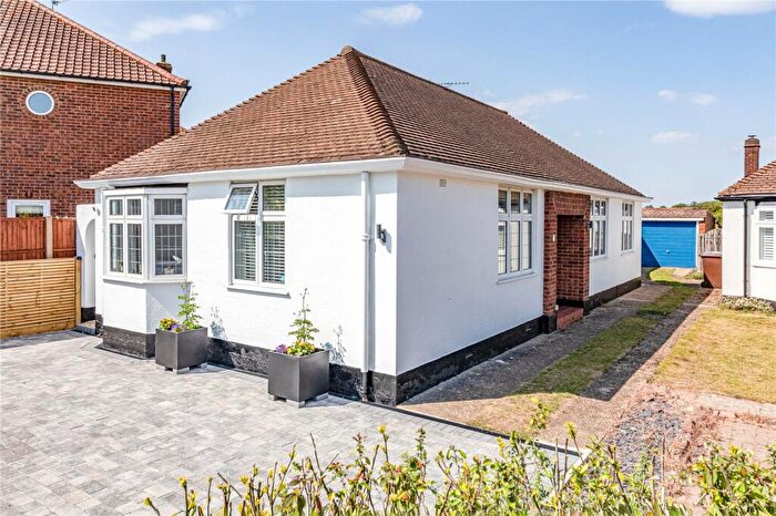 2 Bedroom Bungalow For Sale In Wendley Drive, New Haw, Addlestone, Surrey, KT15