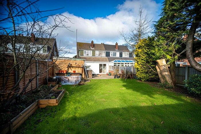 3 Bedroom Semi Detached House For Sale In Canada Drive, Beverley, HU17