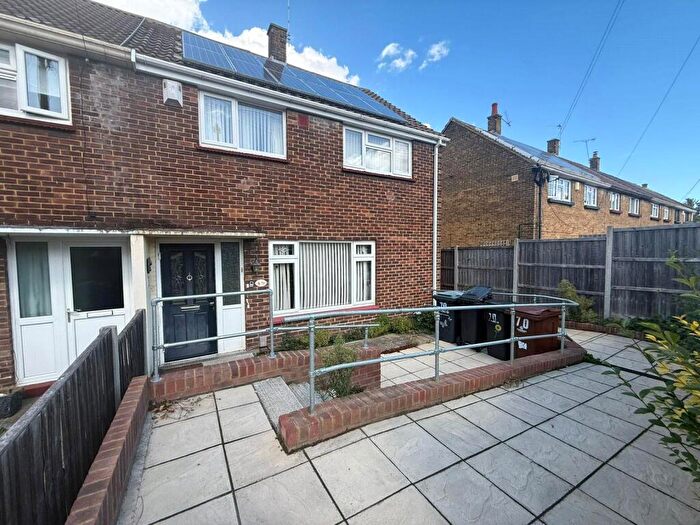 3 Bedroom End Of Terrace House For Sale In Freeman Road, Gravesend, Kent, DA12