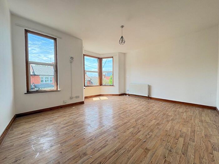 2 Bedroom Flat To Rent In Howard Road, E17