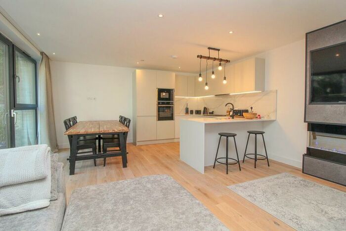 2 Bedroom Apartment To Rent In Lindsay Road, Poole, BH13